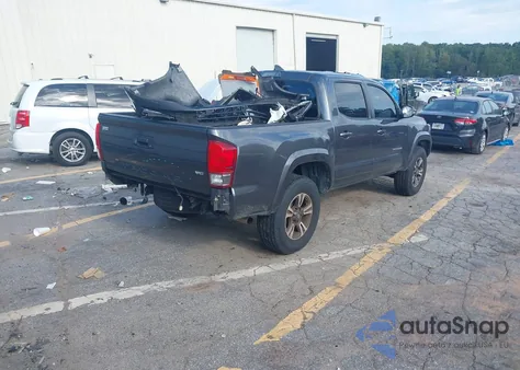 2017 Toyota Tacoma Trd Sport z USA, uszkodzony, nr VIN 3TMCZ5AN7HM115200